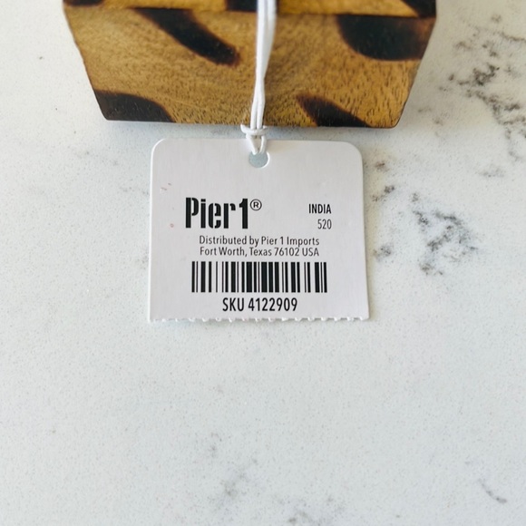 Pier 1 Leopard Square Napkin Ring - Picture 14 of 16